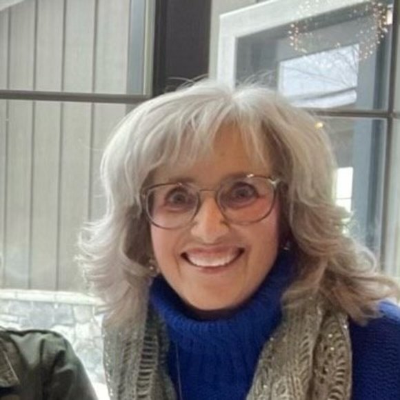 Meet your Posher, Kathy - Picture 1 of 1